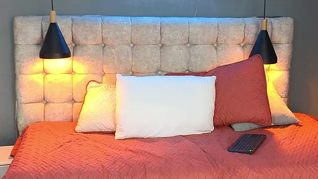 Laia and Aloby online show from 22, 2, 2025