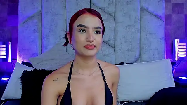 MoniicaRocha  online show from 4, 1, 2025