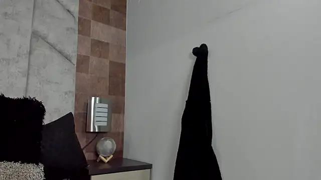 MoniicaRocha  online show from 22, 2, 2025
