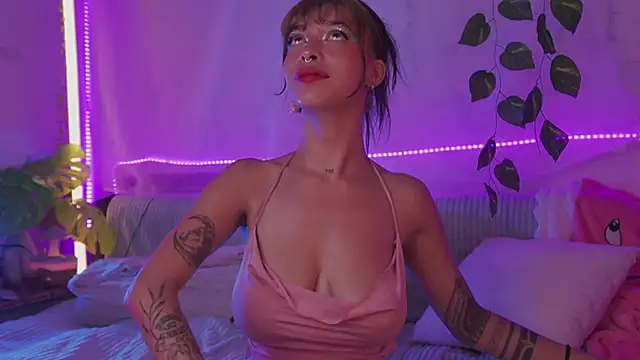 Snapshot of Kitty_arts chatting on 11, 1, 2025 Kitty arts online show from 11, 1, 2025