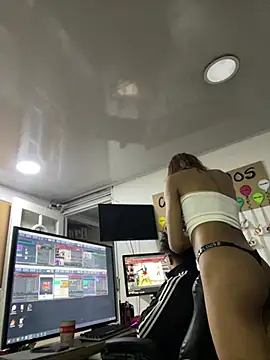 Nikol Rang   online show from 13, 1, 2025