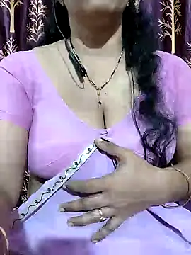 Snapshot of bhuvana555 chatting on 26, 1, 2025 bhuvana555 online show from 26, 1, 2025