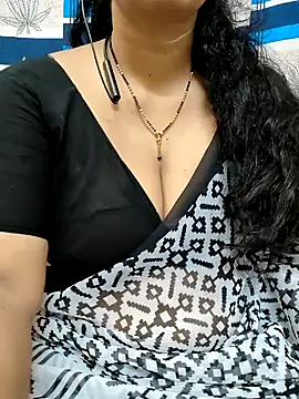 Snapshot of bhuvana555 chatting on 18, 3, 2025 bhuvana555 online show from 18, 3, 2025
