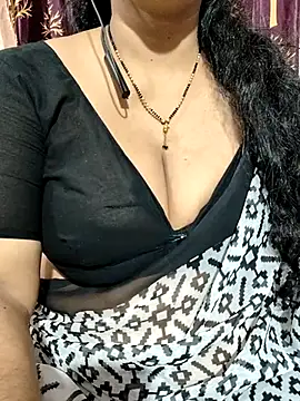 Snapshot of bhuvana555 chatting on 21, 3, 2025 bhuvana555 online show from 21, 3, 2025