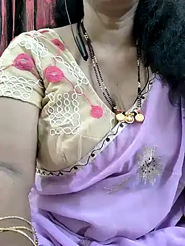 Snapshot of bhuvana555 chatting on 8, 9, 2025 bhuvana555 online show from 8, 9, 2025