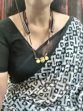 Snapshot of bhuvana555 chatting on 19, 9, 2025 bhuvana555 online show from 19, 9, 2025