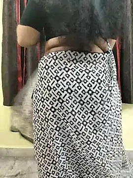 Snapshot of bhuvana555 chatting on 26, 9, 2025 bhuvana555 online show from 26, 9, 2025