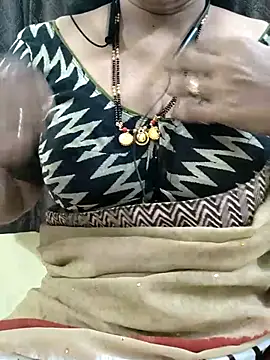 Snapshot of bhuvana555 chatting on 11, 10, 2025 bhuvana555 online show from 11, 10, 2025