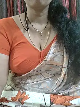 Snapshot of bhuvana555 chatting on 14, 11, 2025 bhuvana555 online show from 14, 11, 2025