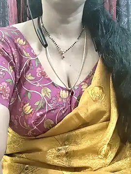 Snapshot of bhuvana555 chatting on 18, 11, 2025 bhuvana555 online show from 18, 11, 2025