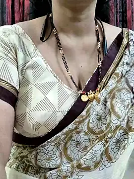 Snapshot of bhuvana555 chatting on 4, 12, 2025 bhuvana555 online show from 4, 12, 2025