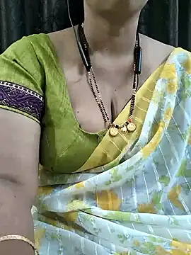 Snapshot of bhuvana555 chatting on 5, 1, 2026 bhuvana555 online show from 5, 1, 2026