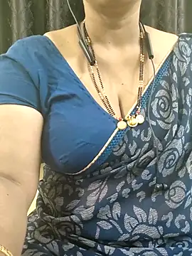 Snapshot of bhuvana555 chatting on 6, 1, 2026 bhuvana555 online show from 6, 1, 2026