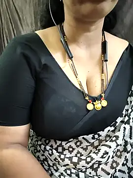 Snapshot of bhuvana555 chatting on 11, 4, 2026 bhuvana555 online show from 11, 4, 2026