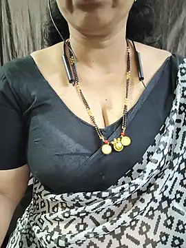 Snapshot of bhuvana555 chatting on 4, 6, 2026 bhuvana555 online show from 4, 6, 2026