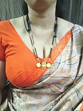 Snapshot of bhuvana555 chatting on 3, 7, 2026 bhuvana555 online show from 3, 7, 2026