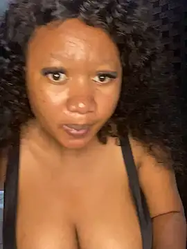 Snapshot of MayaPassion chatting on 4, 1, 2025 MayaPassion online show from 4, 1, 2025