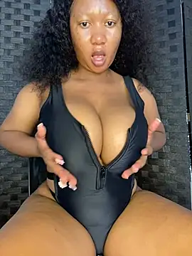 Snapshot of MayaPassion chatting on 6, 1, 2025 MayaPassion online show from 6, 1, 2025