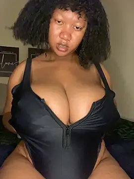 Snapshot of MayaPassion chatting on 19, 2, 2025 MayaPassion online show from 19, 2, 2025