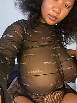 Snapshot of MayaPassion chatting on 2, 3, 2025 MayaPassion online show from 2, 3, 2025