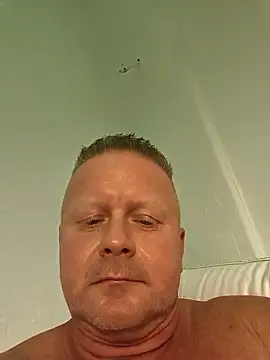 Snapshot of swingr chatting on 12, 4, 2026 swingr online show from 12, 4, 2026