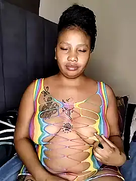 Snapshot of quenliyasa chatting on 8, 1, 2025 quenliyasa online show from 8, 1, 2025