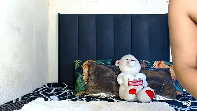 quenliyasa online show from 2, 4, 2026