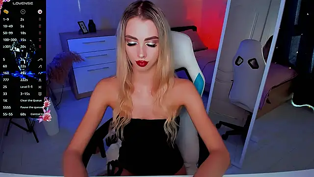 Snapshot of Emilia_Klar chatting on 12, 9, 2025 Emilia Klar online show from 12, 9, 2025