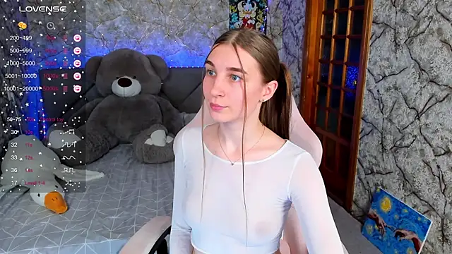 Snapshot of _flowersweeet_ chatting on 10, 10, 2025 flowersweeet online show from 10, 10, 2025