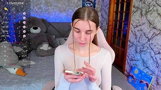 Snapshot of _flowersweeet_ chatting on 15, 10, 2025 flowersweeet online show from 15, 10, 2025