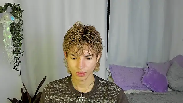 Snapshot of santy-kitty chatting on 29, 9, 2025 santy-kitty online show from 29, 9, 2025