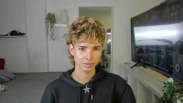 Snapshot of santy-kitty chatting on 6, 11, 2025 santy-kitty online show from 6, 11, 2025