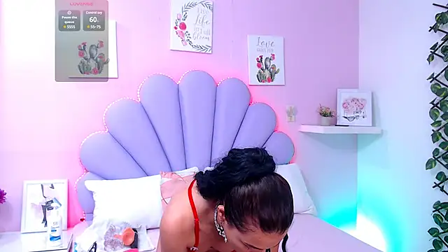 Snapshot of HannaPretthy chatting on 7, 1, 2025 HannaPretthy online show from 7, 1, 2025