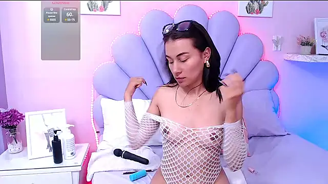 Snapshot of HannaPretthy chatting on 14, 1, 2025 HannaPretthy online show from 14, 1, 2025
