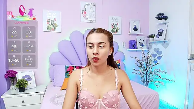 Snapshot of HannaPretthy chatting on 9, 9, 2025 HannaPretthy online show from 9, 9, 2025
