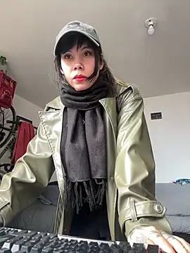 Snapshot of EemaHaruki chatting on 16, 10, 2025 EemaHaruki online show from 16, 10, 2025