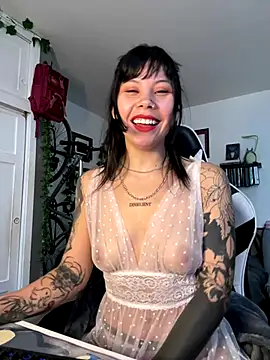 Snapshot of EemaHaruki chatting on 18, 10, 2025 EemaHaruki online show from 18, 10, 2025