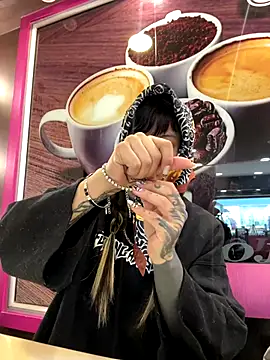 Snapshot of EemaHaruki chatting on 20, 10, 2025 EemaHaruki online show from 20, 10, 2025