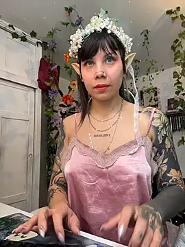 Snapshot of EemaHaruki chatting on 31, 10, 2025 EemaHaruki online show from 31, 10, 2025