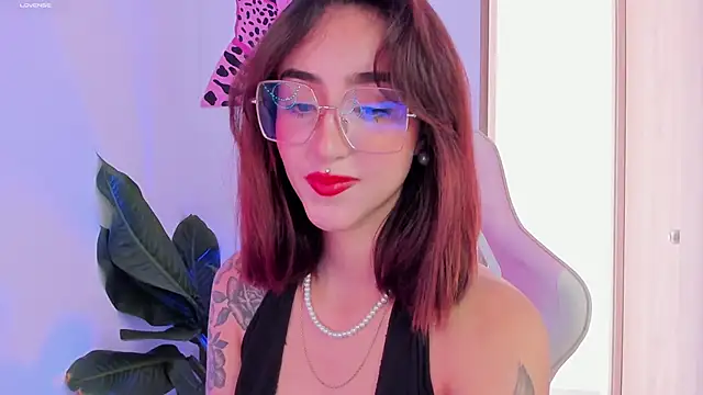 MelodieRoy online show from 10, 2, 2025