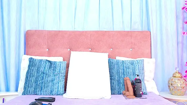 AlliciaKim online show from 19, 10, 2025