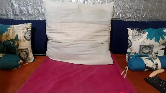Snapshot of DiamondLuv29 chatting on 9, 1, 2025 DiamondLuv29 online show from 9, 1, 2025