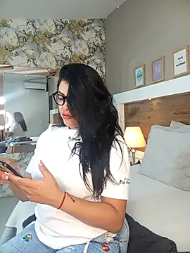 EmaBakker online show from 14, 12, 2025