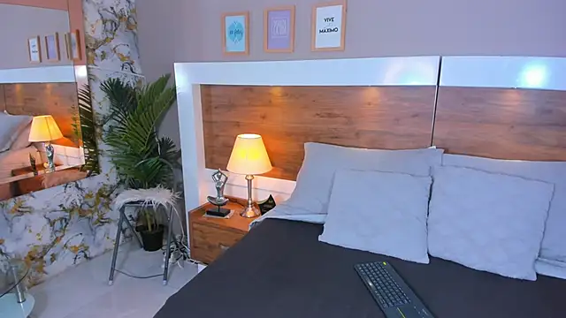 EmaBakker online show from 2, 3, 2026