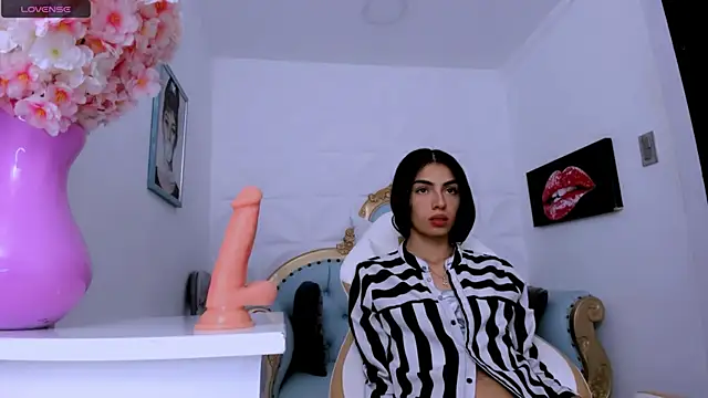 Snapshot of eimy_skinny chatting on 9, 2, 2025 eimy skinny online show from 9, 2, 2025