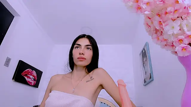 Snapshot of eimy_skinny chatting on 13, 2, 2025 eimy skinny online show from 13, 2, 2025