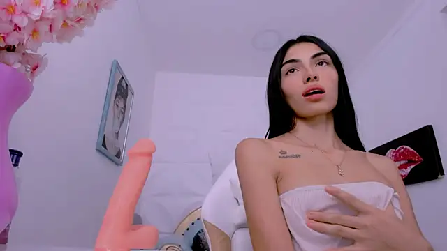 Snapshot of eimy_skinny chatting on 13, 2, 2025 eimy skinny online show from 13, 2, 2025