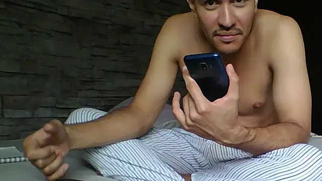 Snapshot of Sexylatin64 chatting on 15, 4, 2026 Sexylatin64 online show from 15, 4, 2026
