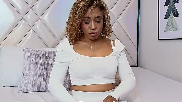 Snapshot of Lana-Gross chatting on 6, 2, 2025 Lana-Gross online show from 6, 2, 2025