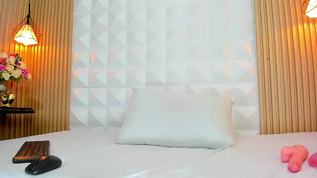 Melanieharriso  online show from 27, 2, 2025